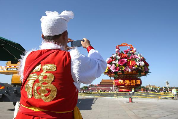 “嫦娥”和“玉兔”剛睡醒，就被網友的腦洞評論刷了屏