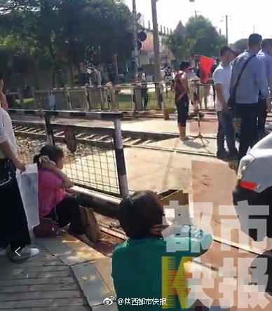 航錦化工高純氫氣應用于我國首臺氫能機車