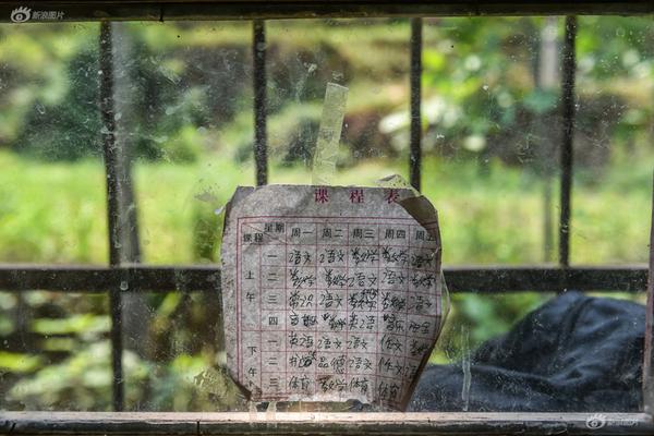 【踐行社會主義核心價值觀】送急癥孩子就醫 的哥連闖11個信號燈