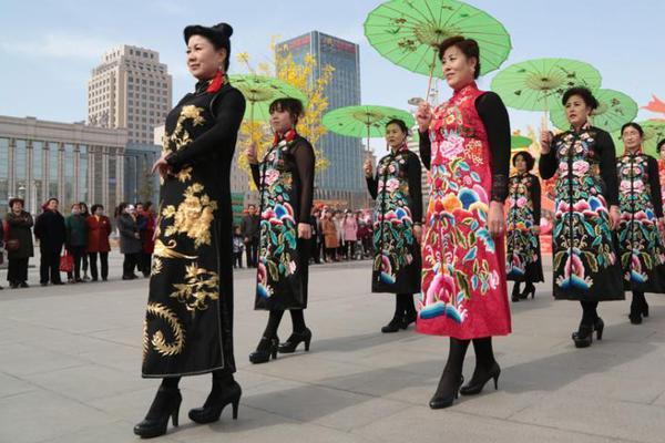 一女子發(fā)視頻自述:自己專升本碩士研究生畢業(yè)，失業(yè)四個(gè)月了