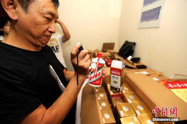 女子奔潰報警！自己養(yǎng)的9000塊錢寵物雞，被人偷去下鍋！