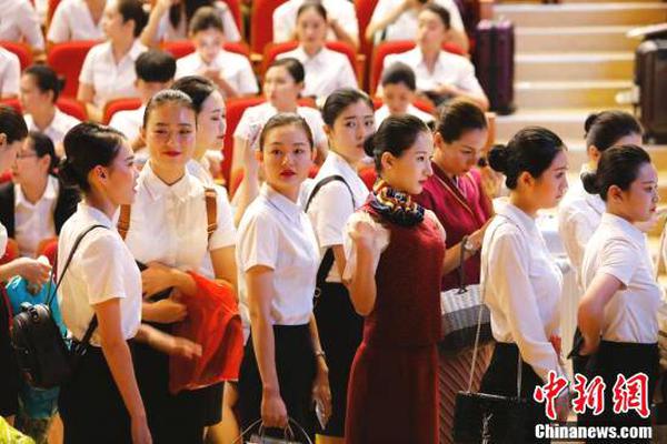 從嚴(yán)禁早戀到瘋狂催婚：中國家長的畸形婚戀觀