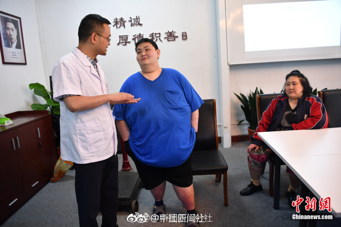 盤踞醫院附近從事詐騙，8人被抓