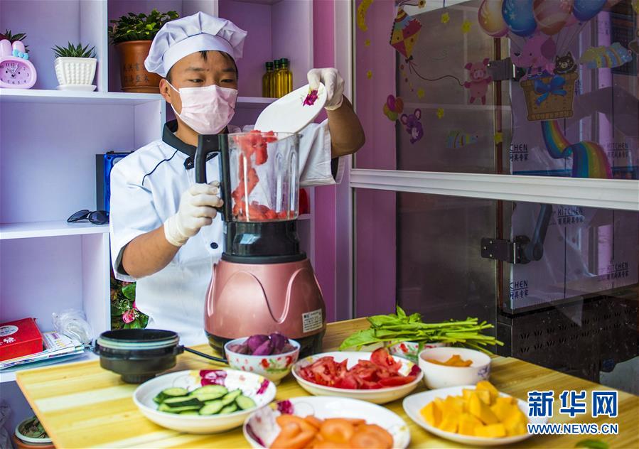 佟湘玉扣了伙計們那么多工錢，他們為什么不走？