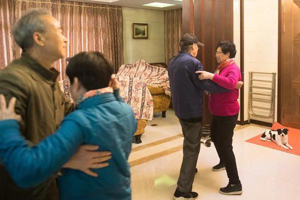 火勇廝殺裁判搶鏡 庫里致命三分殺死比賽